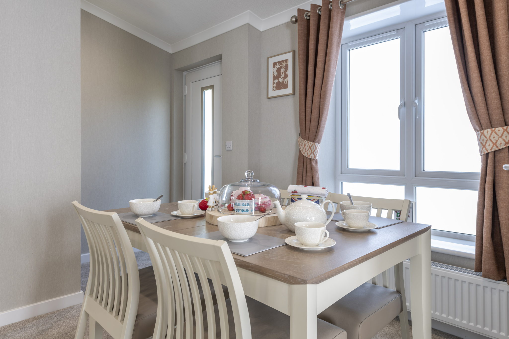 Omar-Image-Dining-Area-scaled