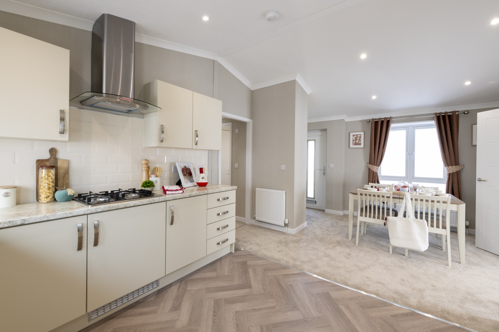 Omar-Image-Kitchen-Diner1-scaled